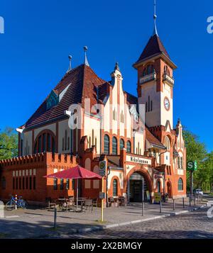 Station de S-Bahn Nikolassee, prise de vue extérieure, Berlin-Zehlendorf, Berlin, Allemagne Banque D'Images