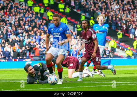 Glasgow, Royaume-Uni. 21 avril 2024. Les Rangers jouent Heart of Midlothian au stade de football de Hampden Park, Glasgow, Écosse, Royaume-Uni lors d'une demi-finale de la Coupe d'Écosse. Le vainqueur de ce jeu jouera le Celtic FC en finale. Crédit : Findlay/Alamy Live News Banque D'Images