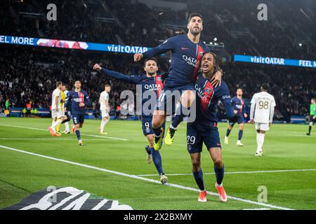 Paris, France. 21 avril 2024. © Julien Mattia/le Pictorium/MAXPPP - Paris 21/04/2024 Julien Mattia/le Pictorium - 21/04/2024 - France/Ile-de-France/Paris - but de Marco Asensio lors de la 30eme Journee de ligue 1 UberEats entre le PSG et l'Olympique Lyonnais au Parc des Princes, le 21 avril 2024 - valeurs ACtuelles out, no jdd, jdd out, jdd out, RUSSIA OUT, NO RUSSIA #norussia/21/04/2024 - France/Ile-de-France (région)/Paris - but de Marco Asensio lors du 30e Journee de ligue 1 UberEats entre le PSG et l'Olympique Lyonnais au Parc des Princes, 21 avril 2024 crédit : MAXPPP/Alamy Live News Banque D'Images