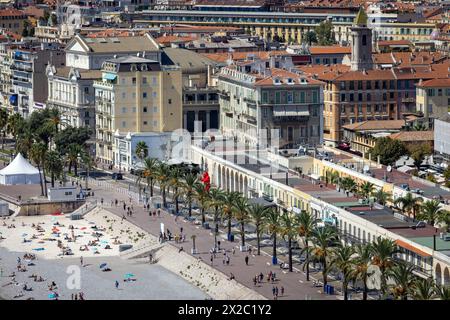 Le front de mer à Nice, avec cours Saleya en bas à droite, Côte d'Azur, France Banque D'Images