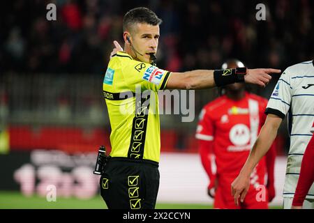 Monza, Italie. 21 avril 2024. Antonio Giua (arbitre) lors du championnat italien Serie A match de football entre AC Monza et Atalanta BC le 21 avril 2024 au U-Power Stadium de Monza, Italie - crédit : Luca Rossini/E-Mage/Alamy Live News crédit : Luca Rossini/E-Mage/Alamy Live News Banque D'Images