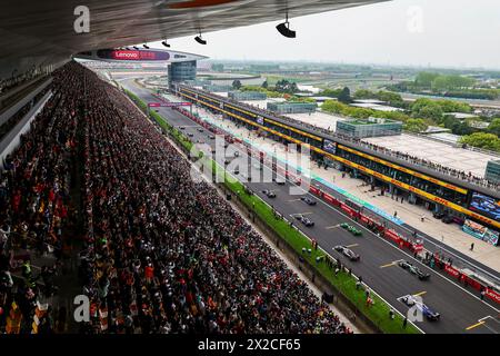 Shanghai, Chine. 21 avril 2024. 21.04.2024, circuit international de Shanghai, Shanghai, Grand Prix de Chine de formule 1 2024, début de course photo crédit : dpa/Alamy Live News Banque D'Images