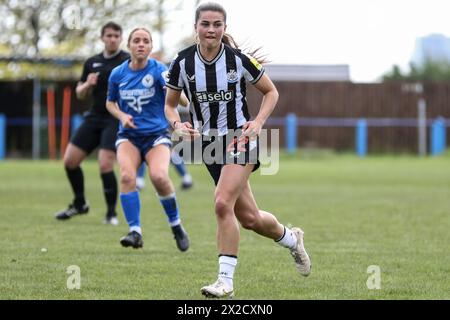 Leeds, Royaume-Uni. 21 avril 2024. Southerns Stadium, Leeds, Angleterre, 21 avril 2024 : Elysia Boddy (22 Newcastle) lors du match de la FA Womens National League entre Halifax et Newcastle United au Southerns Stadium à Leeds, Angleterre, le 21 avril 2024. (Sean Chandler/SPP) crédit : photo de presse sportive SPP. /Alamy Live News Banque D'Images