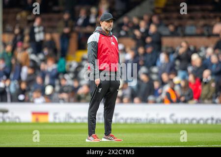 L'entraîneur de Liverpool Jurgen Klopp avant le match de premier League entre Fulham et Liverpool à Craven Cottage, Londres, Angleterre le 21 avril 2024. Banque D'Images