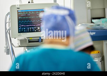 L'écran Paramètres vitaux, chirurgie, bloc opératoire, Hôpital Onkologikoa, Institut d'oncologie, Centre de cas pour la prévention, le diagnostic et le traitement du cancer, Banque D'Images