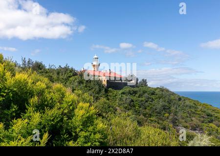 Phare de Barrenjoey, un phare opérationnel du 19ème siècle sur Barrenjoey promontoire, Palm Beach, parc national de Ku-ring gai Chase, Sydney, Australie Banque D'Images