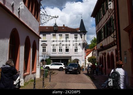 Weinheim, Allemagne - 19 mai 2021 : rue dans la vieille ville, Altstadt, de Weinheim, Allemagne. Banque D'Images