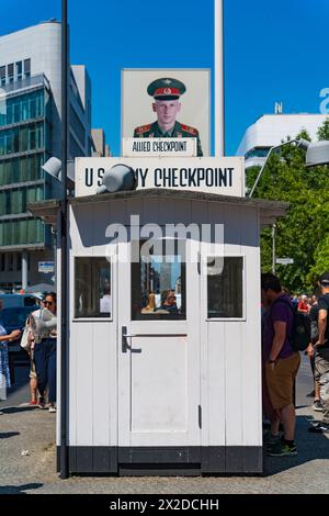Checkpoint Charlie, symbole de la guerre froide à Berlin, en Allemagne Banque D'Images