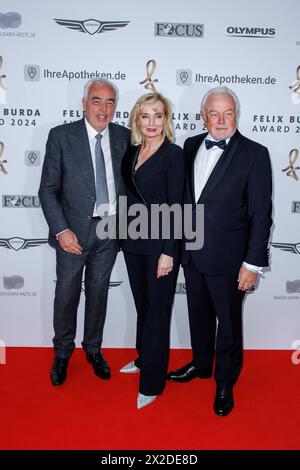 Gala - Prix Felix Burda Hans-Reiner Schröder, Annette Marberth-Kubick und Wolfgang Kubicki BEI der Felix Burda Prix Gala im Hotel Adlon Kempinskil am 21.04.2024 à Berlin. *** Gala Prix Felix Burda Hans Reiner Schröder, Annette Marberth Kubick et Wolfgang Kubicki au Gala Prix Felix Burda à l'Hôtel Adlon Kempinskil le 21 avril 2024 à Berlin Copyright : xEventpressxKochanx Banque D'Images