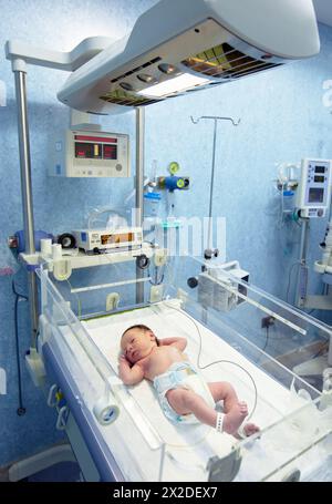 Bébé nouveau-né, la pédiatrie. Hospital Policlinica Gipuzkoa, San Sebastian, Donostia, Euskadi, Espagne Banque D'Images