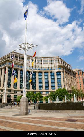 L'US Navy Memorial Plaza, Park à Washington D.C. honorant ceux qui ont servi ou servent actuellement dans la Marine, le corps des Marines, la Garde côtière, an Banque D'Images