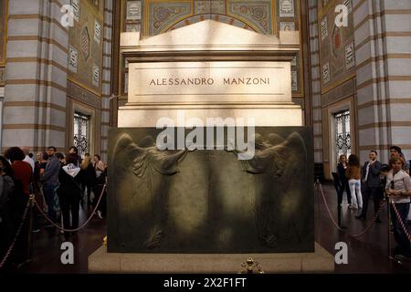 Milano, le 14 mai 2017. Tombe de l'écrivain italien, poète et dramaturge Alessandro Manzoni (1785 - 1873) dans le Famedio du cimetière monumental de Milan. ©Isabella de Maddalena/opale.photo Banque D'Images