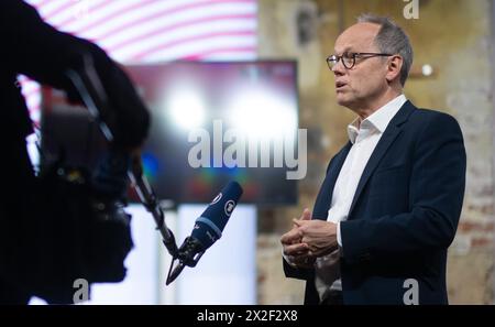 17 avril 2024, Saxe, Leipzig : Kai Gniffke, directeur général de SWR et président d'ARD, aux Journées des médias d'Allemagne centrale à Leipzig. Photo : Hendrik Schmidt/dpa Banque D'Images