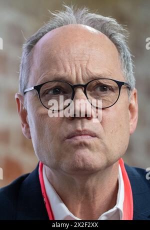 17 avril 2024, Saxe, Leipzig : Kai Gniffke, directeur général de SWR et président d'ARD, aux Journées des médias d'Allemagne centrale à Leipzig. Photo : Hendrik Schmidt/dpa Banque D'Images