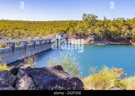 Réservoir Mundaring Weir, à 39 kilomètres de Perth, dans le Darling Scarp. Australie occidentale. Banque D'Images