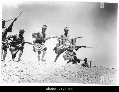 PHOTOGRAPHIES PRISES DE LA FORCE DE DÉFENSE SOUDANAISE - pratique de la baïonnette, armée britannique Banque D'Images