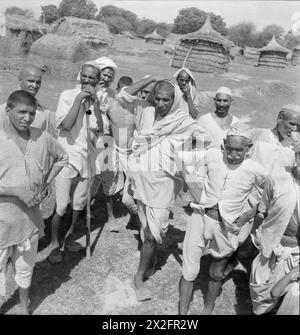 Photographies de Cecil Beaton en Inde, Birmanie et Chine entre décembre 1943 et août 1944 montrant la vie urbaine et rurale, l'architecture et les paysages. Banque D'Images