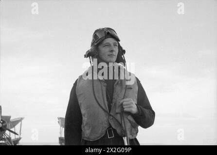 IMAGES DE FLEET AIR ARM. AVRIL 1941, À BORD DU HMS ARK ROYAL. - Fleet Air Arm Pilot Banque D'Images