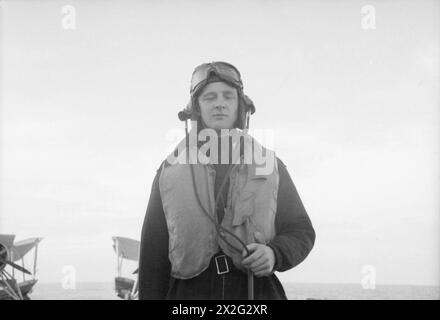 IMAGES DE FLEET AIR ARM. AVRIL 1941, À BORD DU HMS ARK ROYAL. - Fleet Air Arm Pilot Banque D'Images