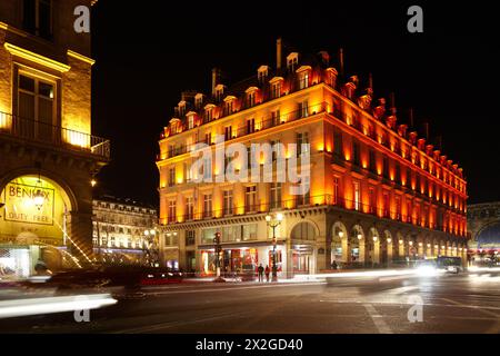 PARIS - 1er JANVIER : carrefour de la rue de Rohan et de la rue de Rivoli, 1er janvier 2010, Paris, France. Rue de Rivolu est parallèle à la Seine et conn Banque D'Images