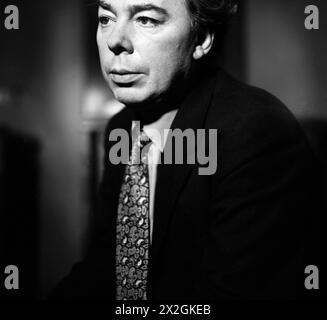 Portrait en noir et blanc d'Andrew Lloyd Webber chez lui à Mayfair, Londres, Royaume-Uni Banque D'Images