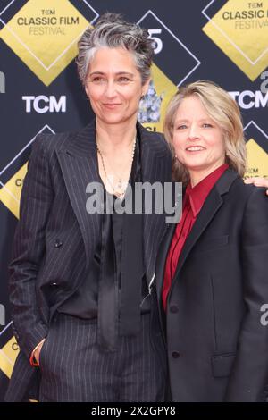 Alexandra Hedison, Jodie Foster 04/19/2024 la cérémonie Hand & Footprint en l'honneur de Jodie Foster a eu lieu au TCL Chinese Theatre à Los Angeles, CA. Photo par I. Hasegawa / HNW / Picturelux Banque D'Images