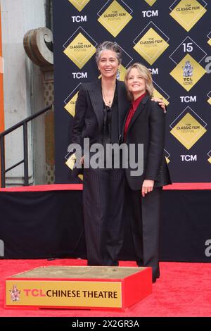 Alexandra Hedison, Jodie Foster 04/19/2024 la cérémonie Hand & Footprint en l'honneur de Jodie Foster a eu lieu au TCL Chinese Theatre à Los Angeles, CA. Photo par I. Hasegawa / HNW / Picturelux Banque D'Images