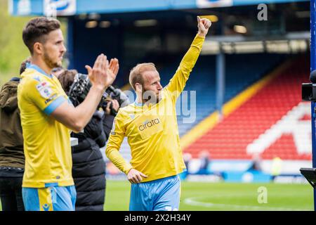 Blackburn, Royaume-Uni. 21 avril 2024. Le milieu de terrain de Sheffield Wednesday Barry Bannan (10 ans) célèbre la victoire lors du match Blackburn Rovers vs Sheffield Wednesday SkyBet EFL Championship à Ewood Park, Blackburn, Royaume-Uni le 21 avril 2024 Credit : Every second Media/Alamy Live News Banque D'Images