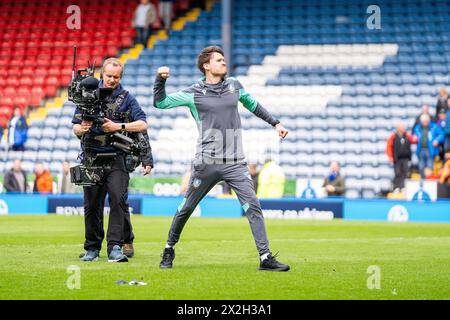 Blackburn, Royaume-Uni. 21 avril 2024. Le manager de Sheffield Wednesday, Danny Rohl, célèbre sa victoire lors du match Blackburn Rovers v Sheffield Wednesday SkyBet EFL Championship à Ewood Park, Blackburn, Royaume-Uni, le 21 avril 2024 crédit : Every second Media/Alamy Live News Banque D'Images