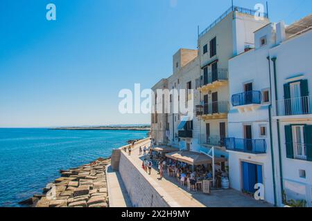 Vue panoramique à Monopoli, Bari, Pouilles Province (Pouilles), Italie. Banque D'Images