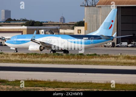 Getjet Airlines Boeing 737-85P (REG : LY-TUI) exploitant le vol KM626 à Milan pour KM Malta Airlines. Banque D'Images