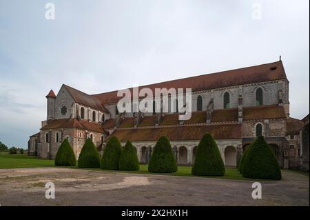 Ancien monastère cistercien Pontigny, l'abbaye de Pontigny a été fondée en 1114, Pontigny, Bourgogne, France Banque D'Images