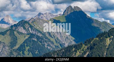 Panorama de montagne de Soellereck à Hoefats, 2259m, Allgaeu Alpes, Allgaeu, Bavière, Allemagne Banque D'Images