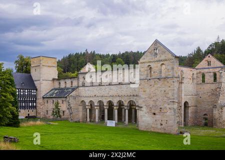 Le monastère Paulinzella est une ancienne abbaye bénédictine, fondée comme un monastère double à Paulinzella dans la vallée de Rottenbach en Thuringe. Les ruines de Banque D'Images