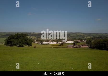 Une vue des tentes et des chapiteaux sur le site du festival Hay-on-Wye Banque D'Images