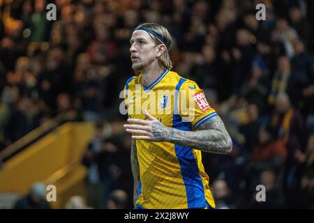 Aden Flint (14 ans), défenseur du Mansfield Town FC contre Accrington Stanley FC SKY BET EFL League 2 au One Call Stadium, Mansfield, Angleterre, Royaume-Uni le 16 avril 2024 Credit : Every second Media/Alamy Live News Banque D'Images