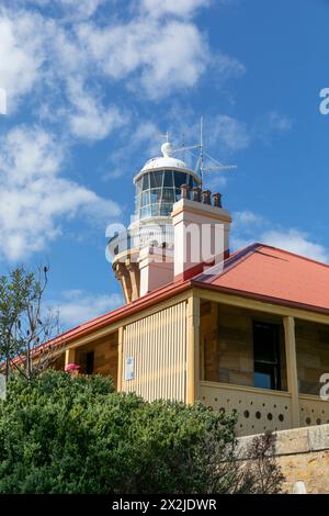 Le phare de Barrenjoey du XIXe siècle sur le promontoire de Barrenjoey, Palm Beach, Sydney, reste un phare opérationnel, Nouvelle-Galles du Sud, Australie Banque D'Images