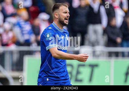 Lodz, Pologne. 21 avril 2024. Antonio Milic de Lech vu en action lors du match de la Ligue PKO Ekstraklasa polonaise entre LKS Lodz et Lech Poznan au stade municipal de Wladyslaw Krol. Score final : LKS Lodz vs Lech Poznan 2:3. (Photo de Mikolaj Barbanell/SOPA images/Sipa USA) crédit : Sipa USA/Alamy Live News Banque D'Images