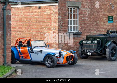 Voiture de sport Caterham 7 au Bicester Heritage centre sunday Scramble Event. Bicester, Oxfordshire, Angleterre. Banque D'Images