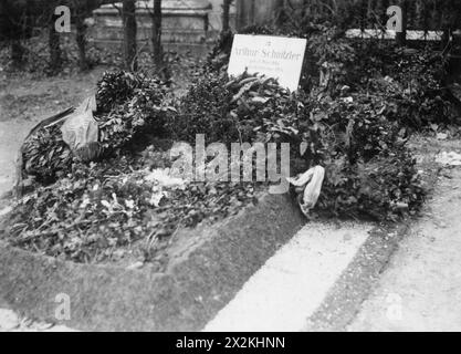 Schnitzler, Arthur, 15.5.1862 - 21.10.1931, écrivain autrichien, étant grave, cimetière central de Vienne, AUTORISATION-DROITS-SUPPLÉMENTAIRES-INFO-NON-DISPONIBLE Banque D'Images