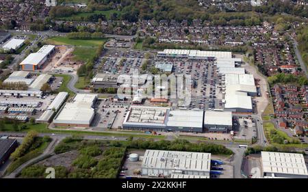 Vue aérienne du Croft Retail Park à Bromborough, Wirral, Merseyside Banque D'Images