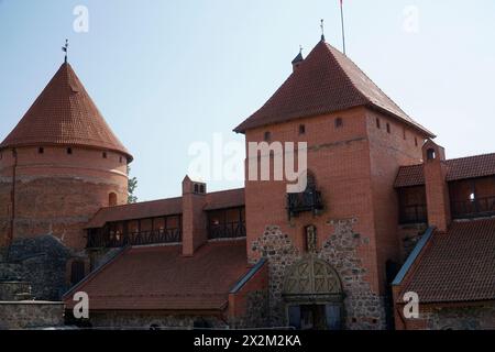 Trakai, Lituanie - 11 septembre 2023 - Château médiéval - tour d'entrée Banque D'Images