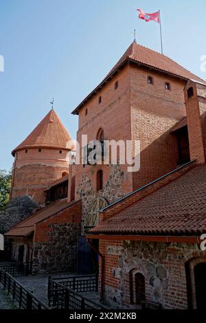 Trakai, Lituanie - 11 septembre 2023 - Château médiéval - tour d'entrée Banque D'Images