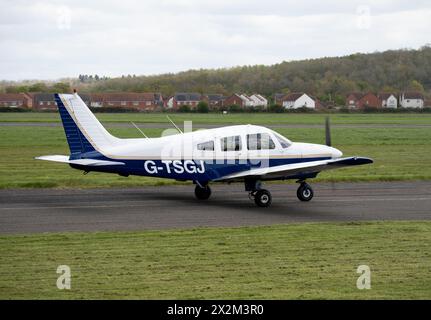 Piper PA-28-181 Cherokee Archer II à Wellesbourne Airfield, Warwickshire, Royaume-Uni (G-TSGJ) Banque D'Images