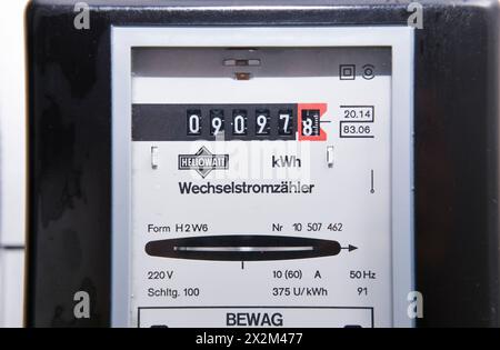 Stromzähler, Symbolfoto Energiekosten, Stromverbrauch *** compteur d'électricité, symbole photo coûts d'énergie, consommation d'électricité Banque D'Images