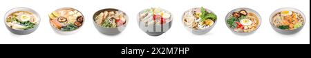 Bols de délicieux ramen avec différents ingrédients isolés sur blanc, mis. Soupe de nouilles Banque D'Images