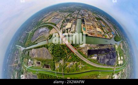 Luftbild, Stadthafen und neues Bauprojekt Freiheit Emscher, Rhein-Herne-Kanalbrücke mit rotem Geländer, Autobahn A42 Emscherschnellweg, Infrastruktur, Doppelbogenbrücke an der Stadtgrenze Bottrop, Essen-Nord Gladbecker Straße, Erdkugel, Fisheye Aufnahme, Fischaugen Aufnahme, Fischaugen Aufnahme, 360 Grad Aufnahme, minuscule monde, petite planète, fisheye Bild, Vogelheim, Essen, Ruhrgebiet, Nordrhein-Westfalen, Deutschland ACHTUNGxMINDESTHONORARx60xEURO *** vue aérienne, port de la ville et nouveau projet de construction Freiheit Emscher, pont canal Rhin Herne avec rambardes rouges, autoroute A42 Emscher express Banque D'Images