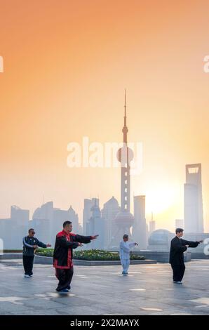 Géographie / voyage, Chine, municipalité de Shanghai, centre-ville de Shanghai, skyline de Pudong, INFORMATIONS-AUTORISATION-DROITS-SUPPLÉMENTAIRES-NON-DISPONIBLES Banque D'Images