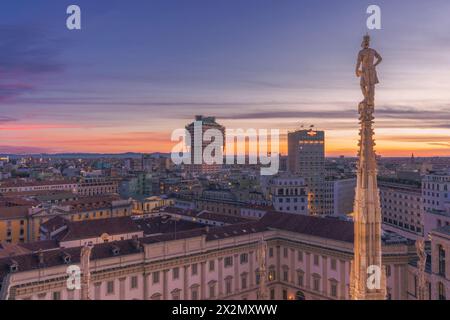 Panorama de la ville de Milan avec la tour Velasca. Vue depuis le Duomo de Milan. Banque D'Images