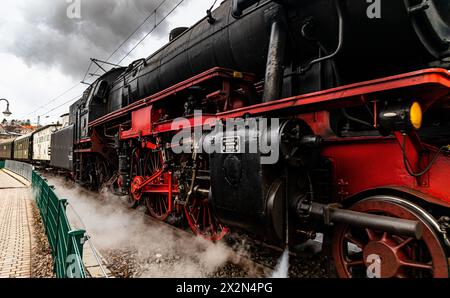 Die Räder und die Technik der Dampflokomotive DB Baureihe 23, kurz BR 23. (Schluchsee, Deutschland, 31.12.2022) Banque D'Images